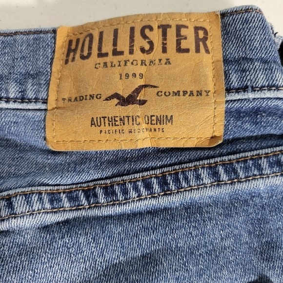 Hollister Distressed Denim Shorts Ripped Cuffed Hem Blue Size 28‎ - Picture 7 of 9